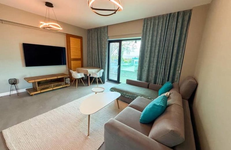 Rental of a comfortable 3-room apartment, 90 m², Mamaia district, Constanța, Romania